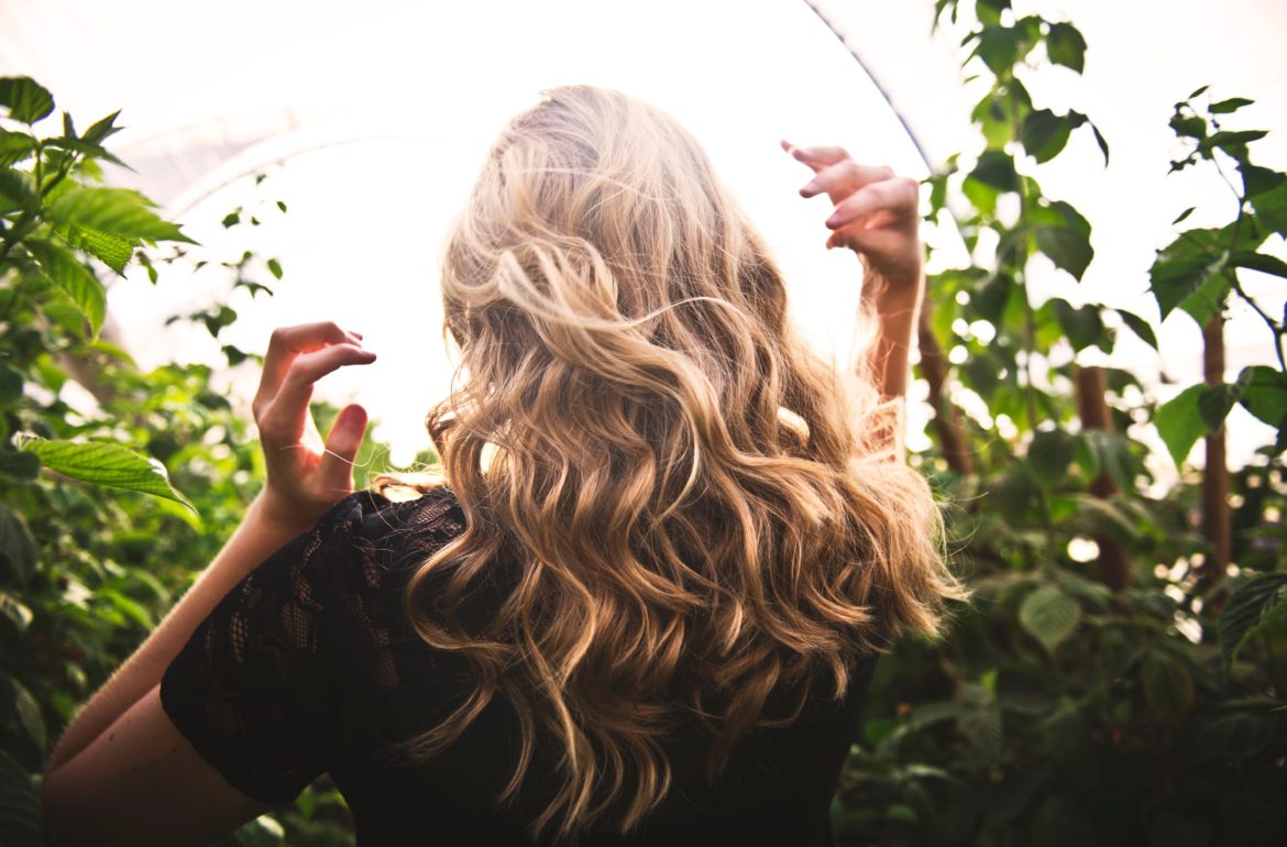 proteger el pelo en verano
